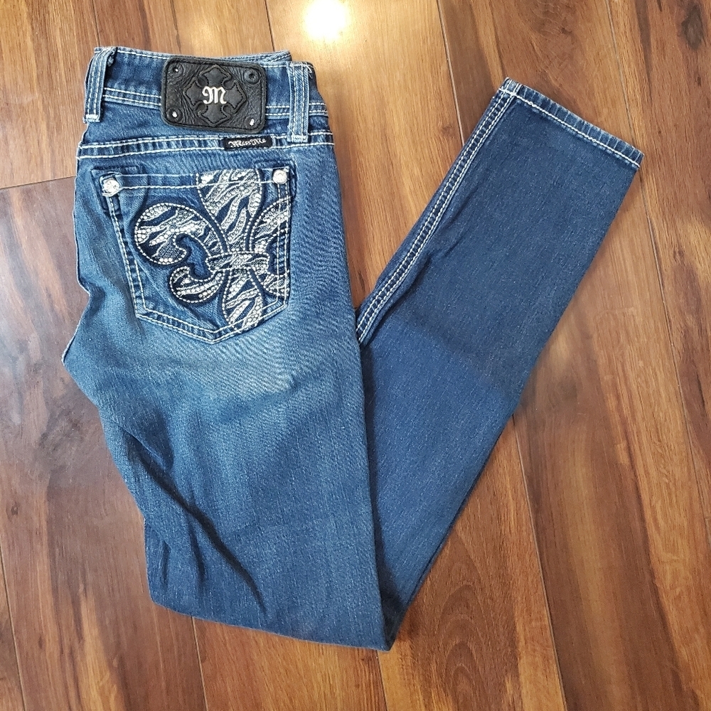 Miss Me Women's Skinny Jeans in Medium Blue with Embroidered Back Pocket